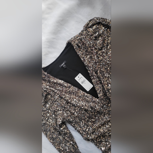 NWT!Express Sequin Silver V-Neck Puff Sleeve Ruched Midi Sheath Dress Size XS - Picture 6 of 15